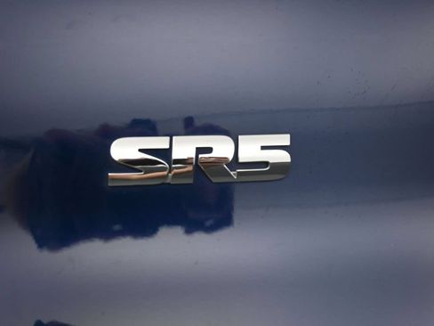Used 2018 Toyota 4Runner SR5 Premium AWD/4WD image 12