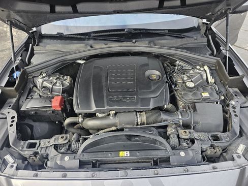 Used 2019 Jaguar F-PACE Premium image 11