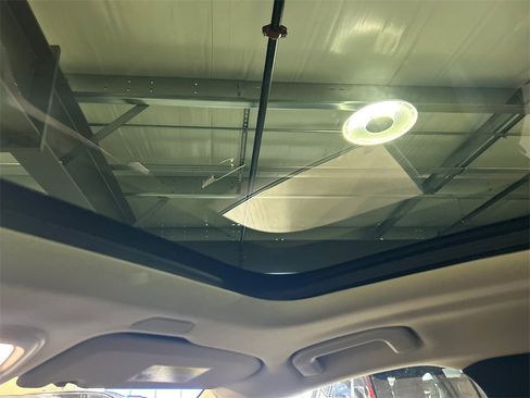 Certified 2025 Volvo XC60 T8 Ultra w/ Protection Package Premier image 26