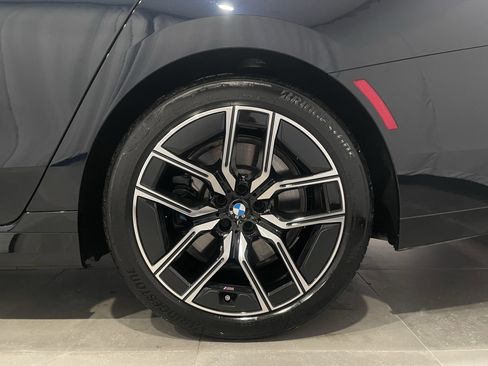 Used 2025 BMW 740i xDrive image 8
