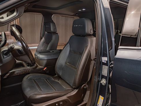 Used 2019 GMC Sierra 1500 Denali w/ Denali Ultimate Package AWD/4WD image 21