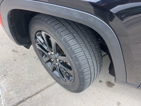 Used 2022 Jeep Grand Cherokee L Limited RWD image 29