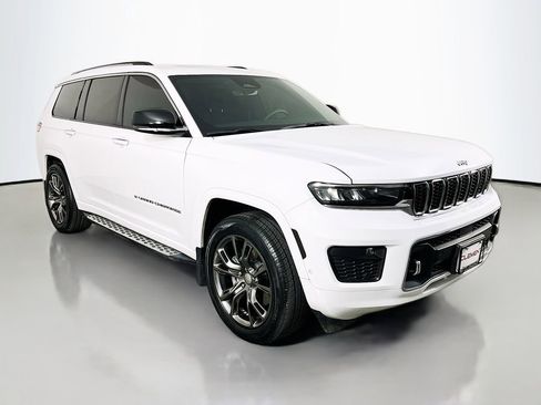 Used 2023 Jeep Grand Cherokee L Overland w/ MOPAR Finishing Package AWD/4WD image 4