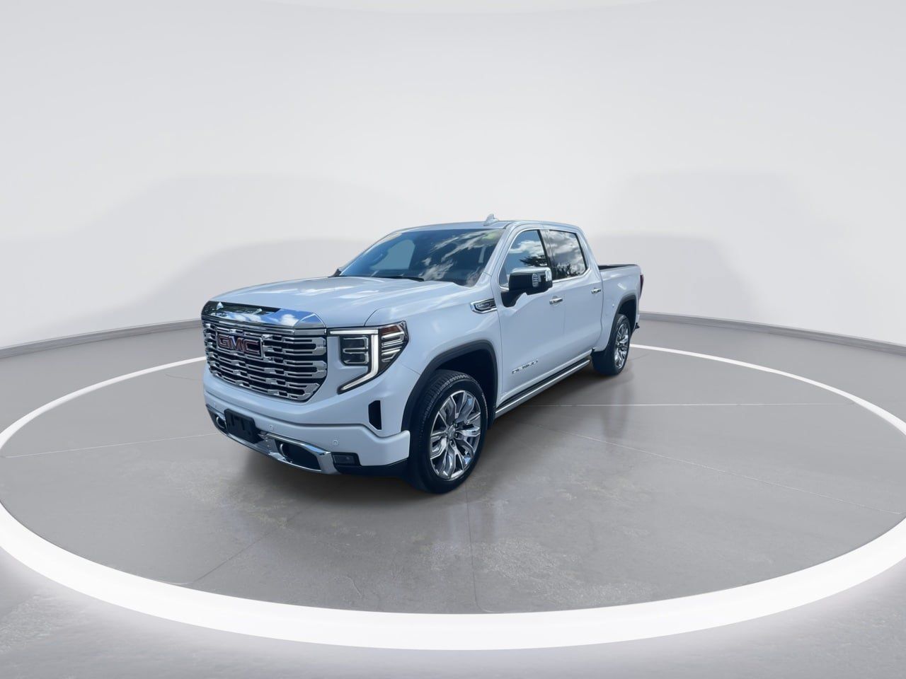 Used 2023 GMC Sierra 1500 Denali w/ Denali Reserve Package AWD/4WD image 6