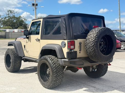 Used 2018 Jeep Wrangler Rubicon image 3