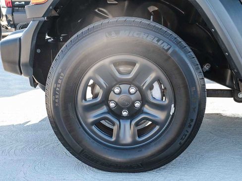 Used 2022 Jeep Wrangler Unlimited Sport image 11