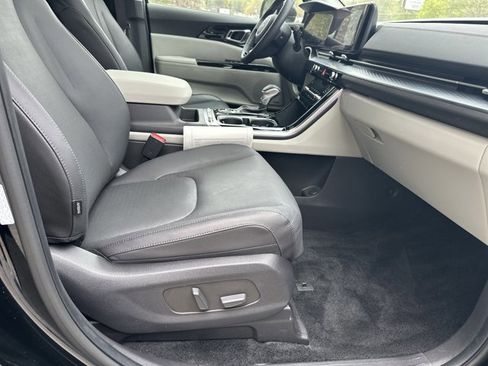 Certified 2024 Kia Carnival SX Prestige image 16