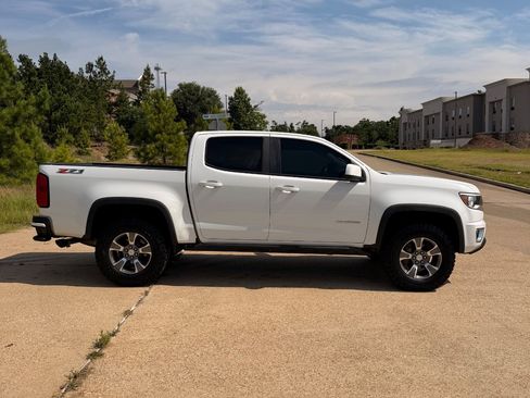 Used 2020 Chevrolet Colorado Z71 AWD/4WD image 6