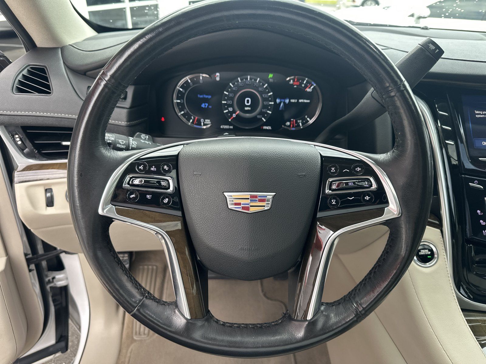 Used 2020 Cadillac Escalade Luxury AWD/4WD image 12