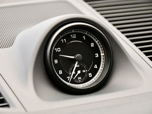 Certified 2025 Porsche Macan image 21