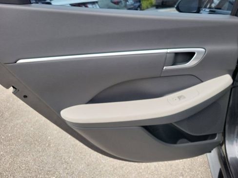 Used 2023 Hyundai Sonata SEL FWD image 9