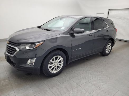 Used 2019 Chevrolet Equinox LT image 2