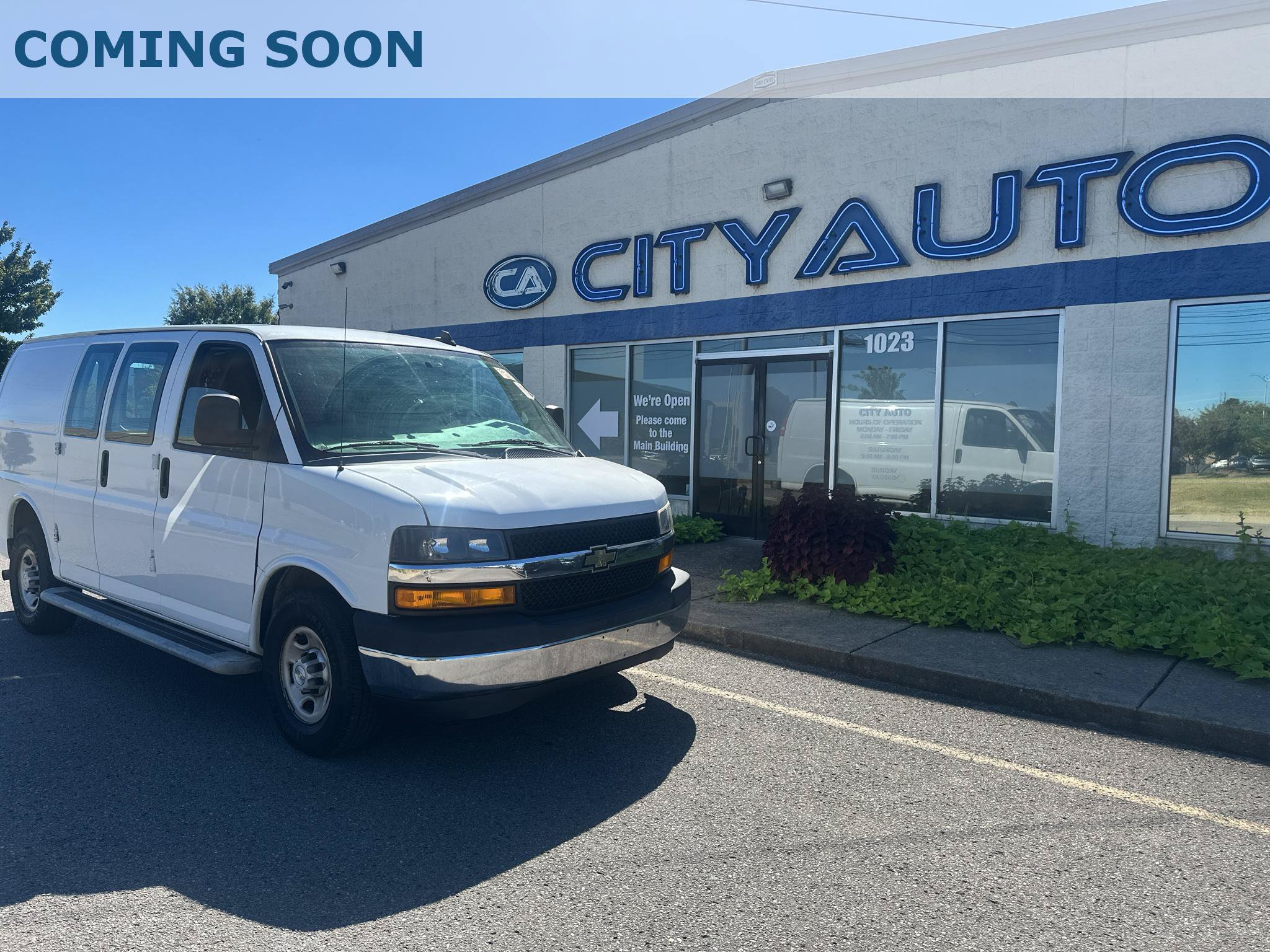 Used 2020 Chevrolet Express 2500 w/ Driver Convenience Package RWD image 1
