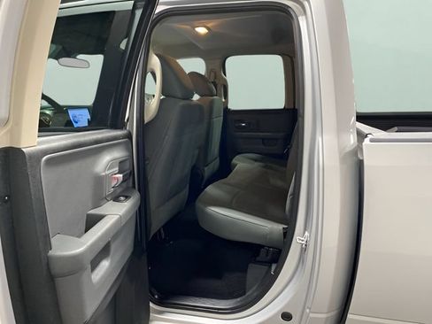 Used 2017 RAM 1500 Classic SLT AWD/4WD image 24