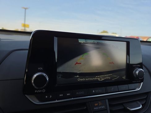 Used 2023 Nissan Altima 2.5 S image 13