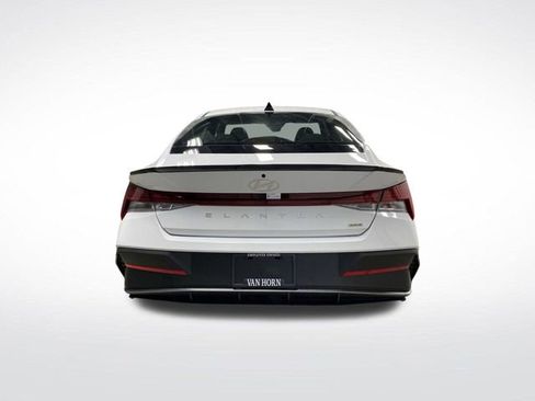 New 2025 Hyundai Elantra SEL image 12