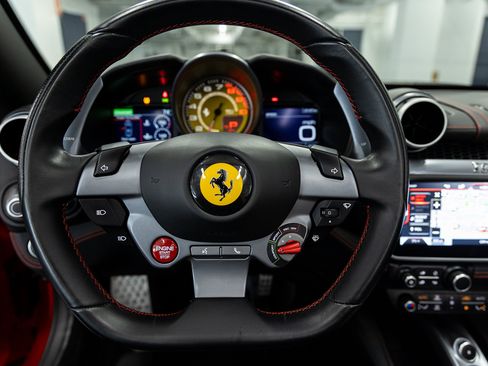 Used 2020 Ferrari Portofino RWD image 36
