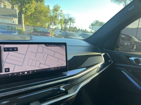 Used 2024 BMW X7 xDrive40i w/ M Sport Package image 19