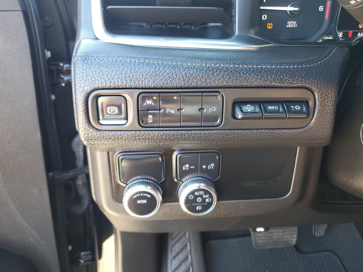 Used 2021 GMC Yukon Denali RWD image 29