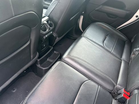 Used 2023 Jeep Wrangler Sahara image 13