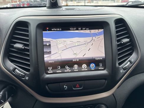 Used 2018 Jeep Cherokee Latitude image 16