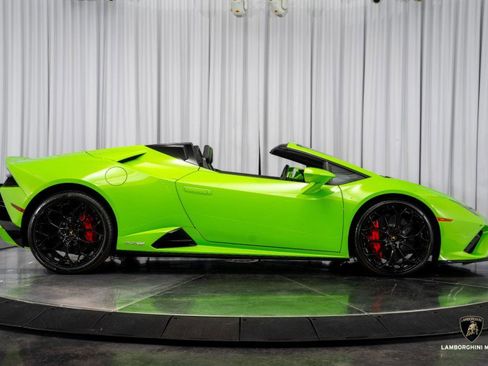 Used 2023 Lamborghini Huracan EVO image 20