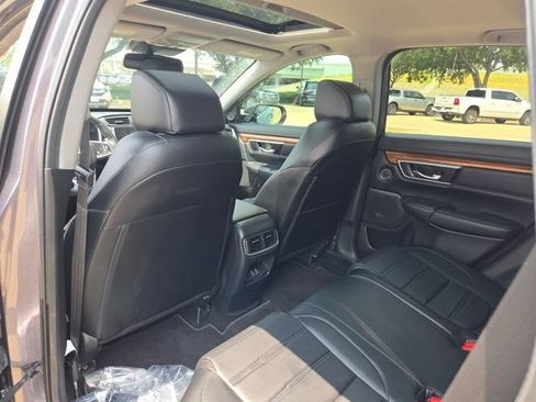 Used 2020 Honda CR-V Touring image 11