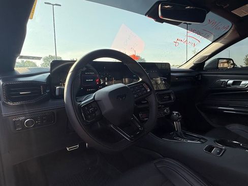 Used 2025 Ford Mustang Premium RWD image 9