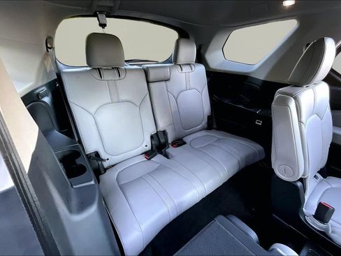 Used 2023 Honda Pilot EX-L image 18