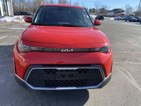 Used 2023 Kia Soul LX image 9