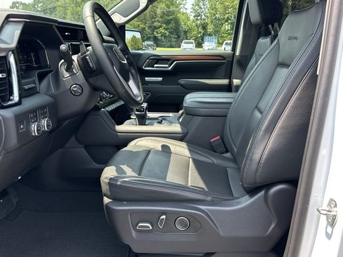 Used 2024 GMC Sierra 1500 Denali w/ Denali Reserve Package AWD/4WD image 8