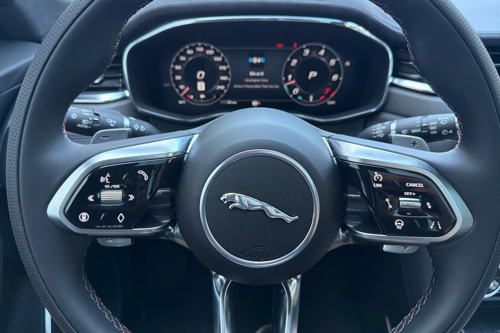 New 2026 Jaguar F-PACE SVR 575 Edition AWD/4WD image 10