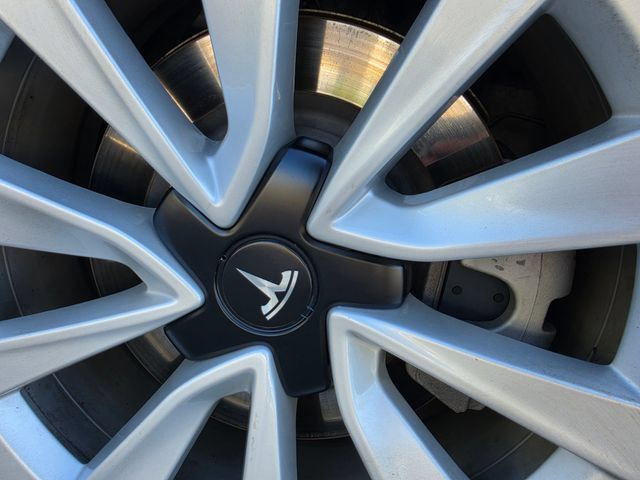 Used 2022 Tesla Model 3 Standard Range RWD image 5
