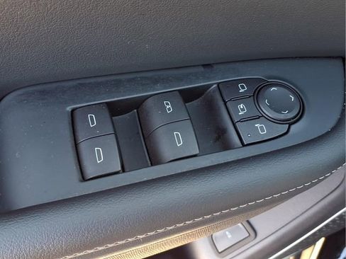 Certified 2025 Buick Enclave Preferred image 18