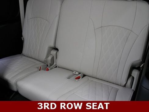 Used 2023 Buick Enclave Avenir w/ Avenir Technology Package image 21