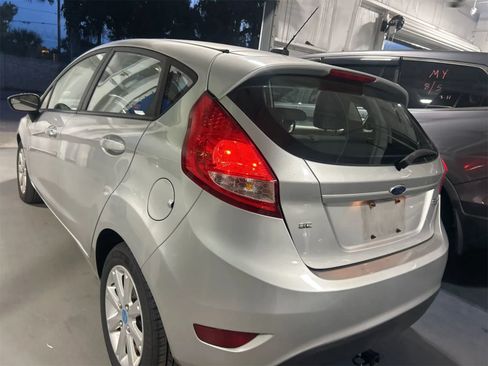 Used 2012 Ford Fiesta SE FWD image 2
