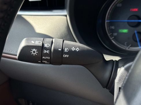 Used 2023 Toyota Venza XLE AWD/4WD image 10