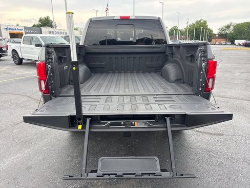 Used 2018 Ford F150 Lariat w/ Equipment Group 502A Luxury AWD/4WD image 12