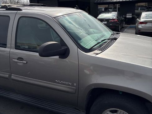 Used 2007 GMC Yukon SLT w/ SLT Preferred Equipment Group image 5