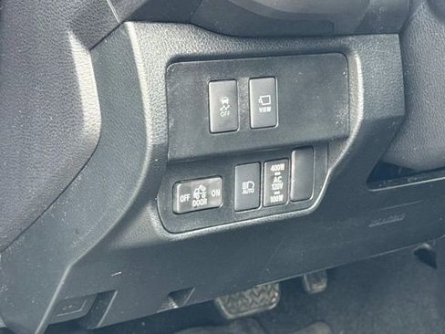 Used 2021 Toyota Tacoma TRD Off-Road image 29