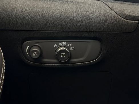 Used 2025 Buick Encore GX Preferred FWD image 32