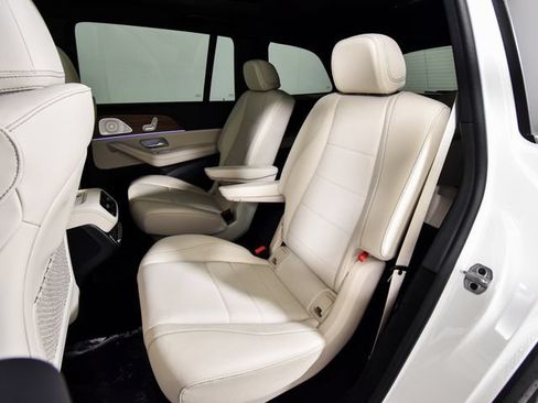 Certified 2025 Mercedes-Benz GLS 450 4MATIC image 5