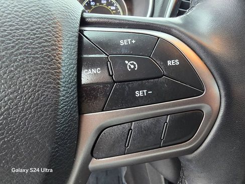 Used 2019 Jeep Cherokee Limited image 23