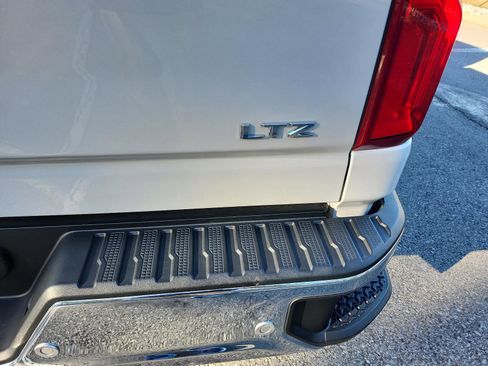 Used 2022 Chevrolet Silverado 2500 LTZ w/ LTZ Plus Package image 5