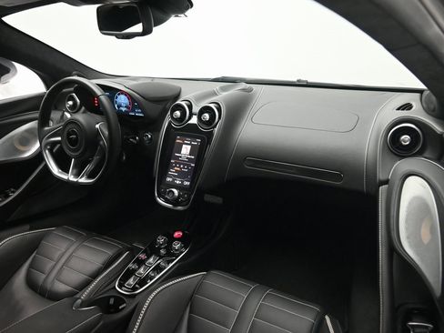 Used 2025 McLaren GTS image 28