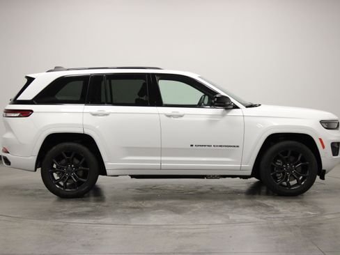 Used 2024 Jeep Grand Cherokee Limited 4xe AWD/4WD image 9