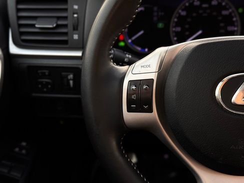 Used 2012 Lexus CT 200h Premium image 41