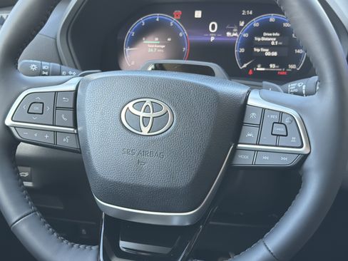New 2026 Toyota Grand Highlander Platinum AWD/4WD image 17
