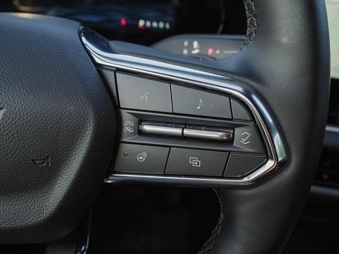 Used 2026 Chevrolet Equinox LT FWD image 28