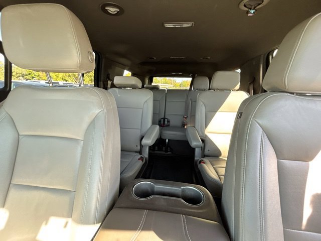 Used 2022 Chevrolet Tahoe Z71 w/ Luxury Package AWD/4WD image 39